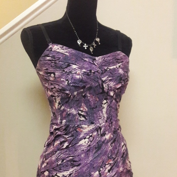 Guess/ Los Angeles /Form Fitting / Print Dress - Picture 2 of 8